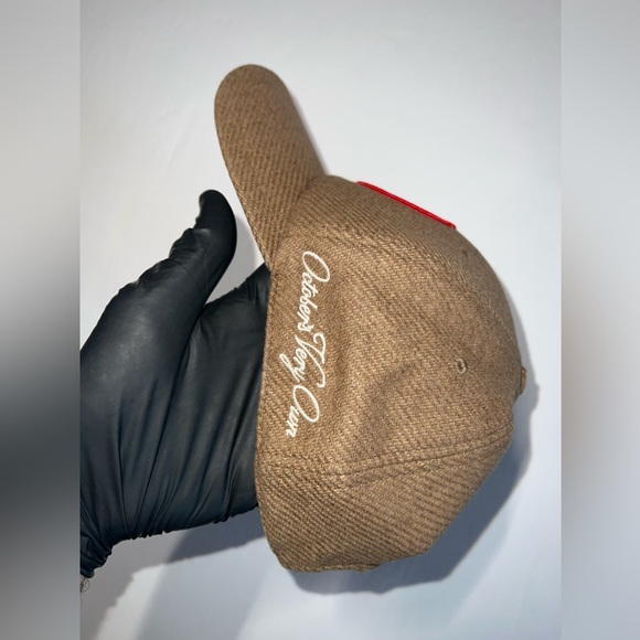 October’s Very Own x Canada Goose Hat - Picture 2 of 6